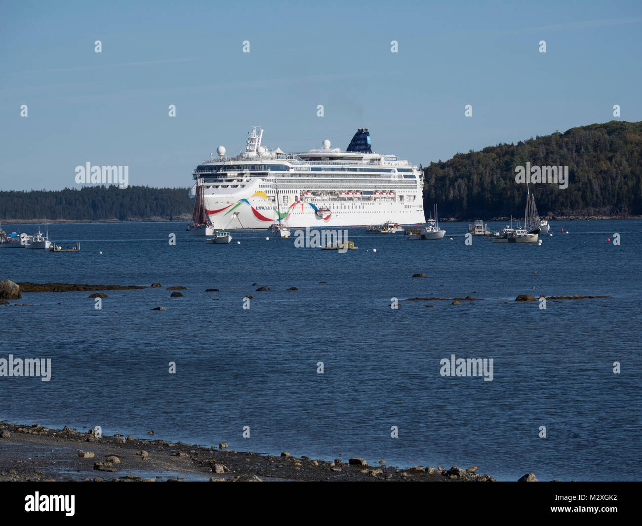 norwegian dawn cruise ship bar harbor maine Stock Photo Alamy