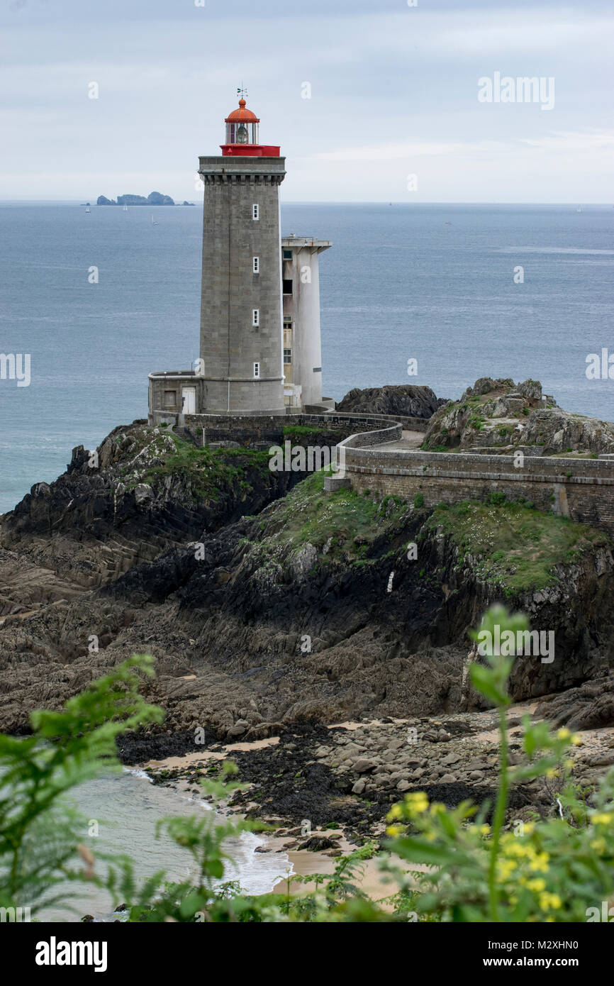 Leuchtturm 'Petit Minou' an der Küste bei Brest Stock Photo