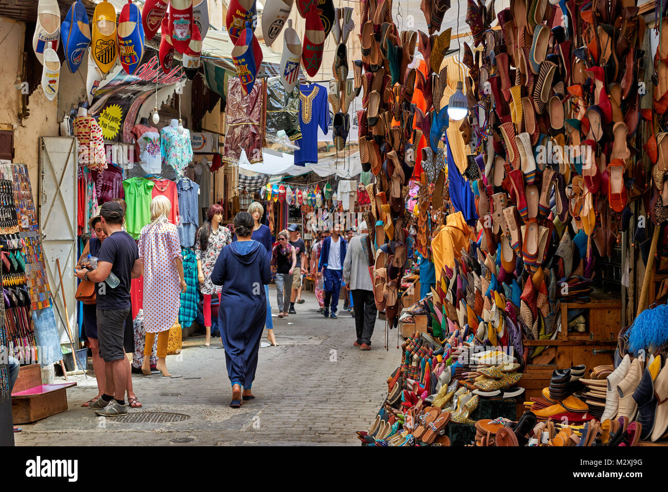 Shops in fez medina morocco hi-res stock photography and images - Alamy
