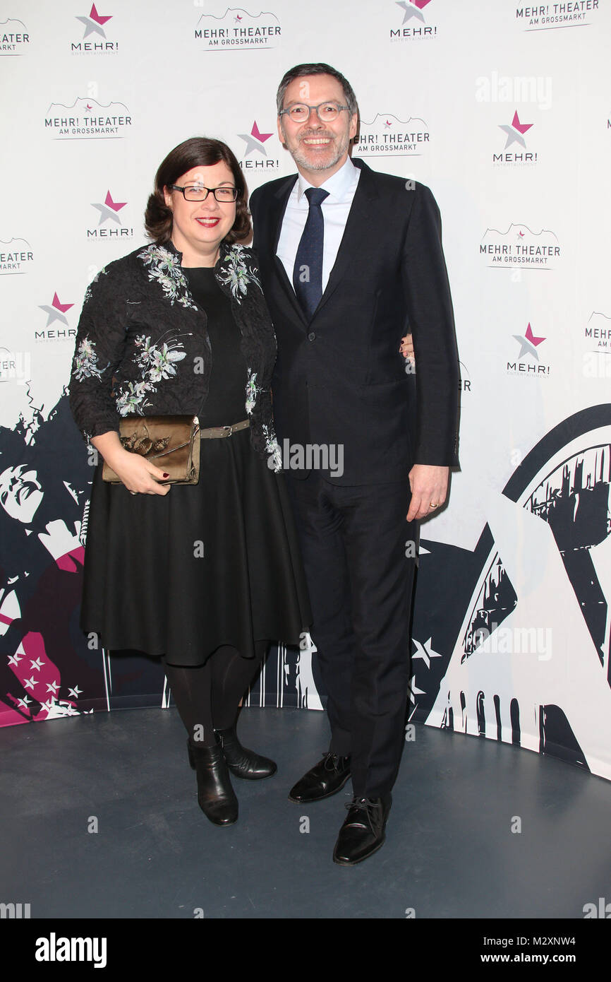 Dr. Christian Kuhnt (SchleswigHolstein Festival) mit Prisca Biermann