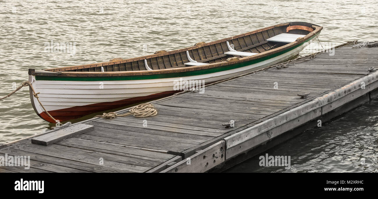 Empty wooden boat pier marina hi-res stock photography and images - Alamy