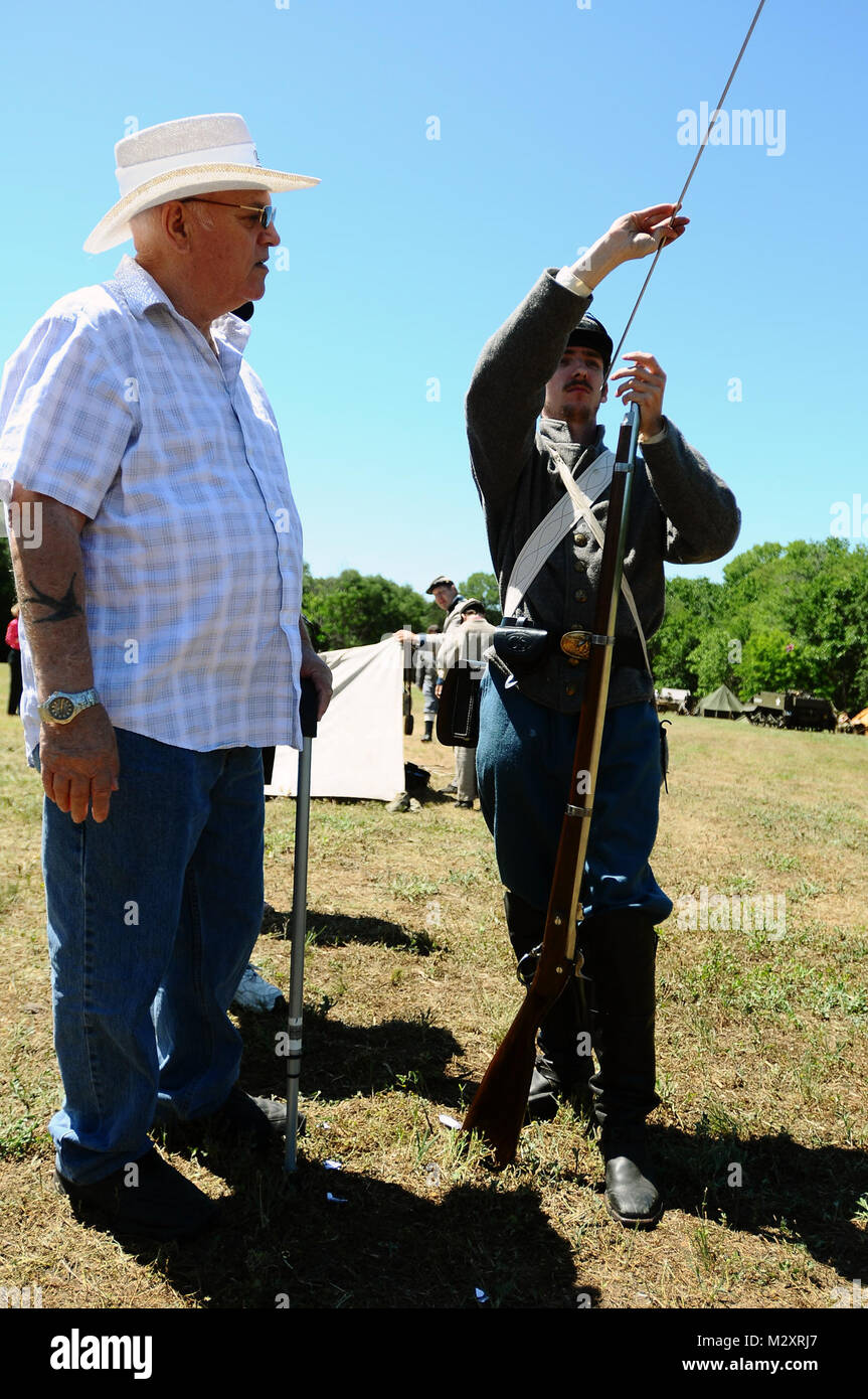 Soldier pouring gunpowder hires stock photography and images Alamy