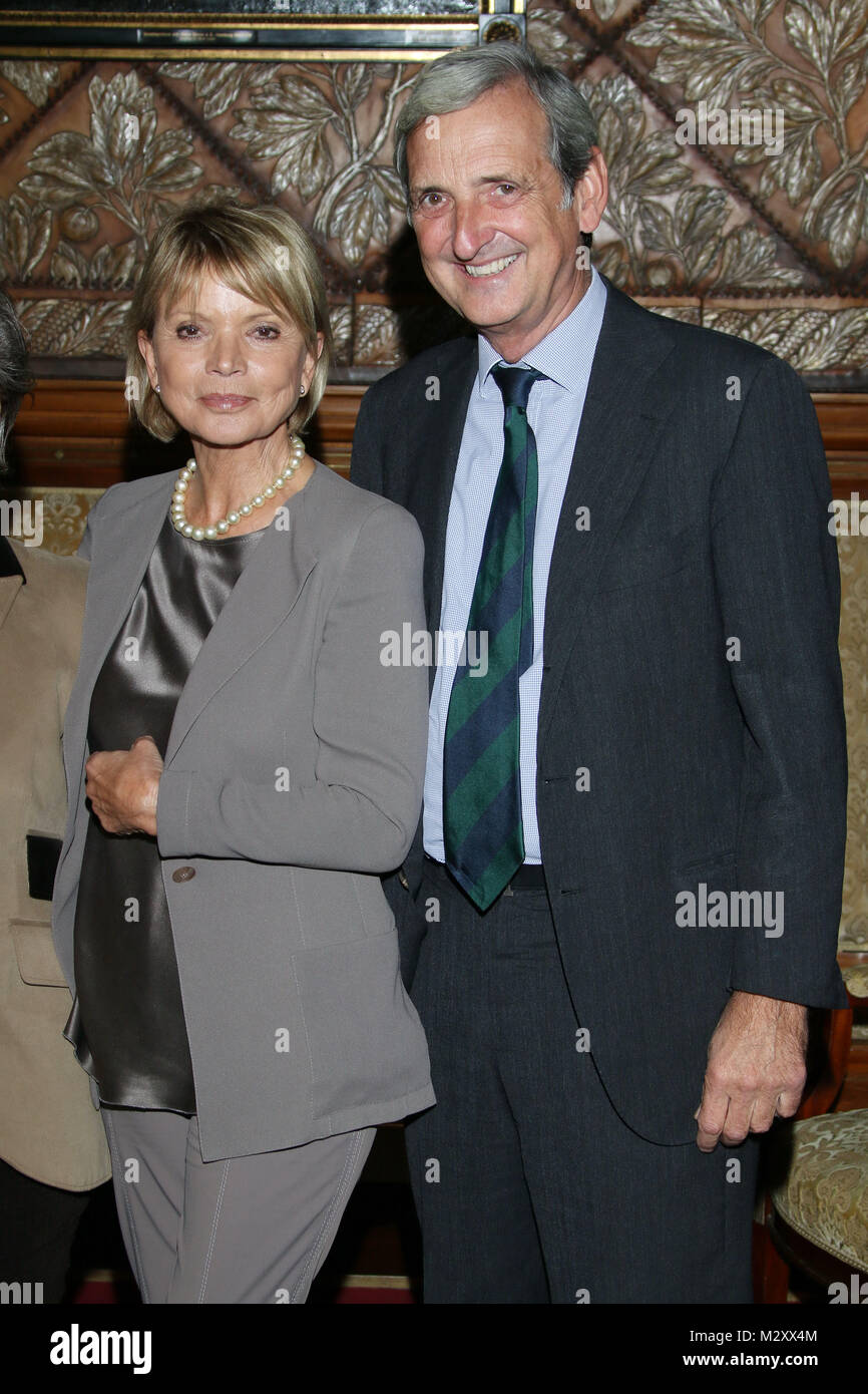 Uschi Glas, Dieter Hermann, Pressekonferenz von brotzeit e.V., Fruestueck fuer Hamburgs Grundschulkinder, Rathaus Hamburg, 10.11.2014 Stock Photo