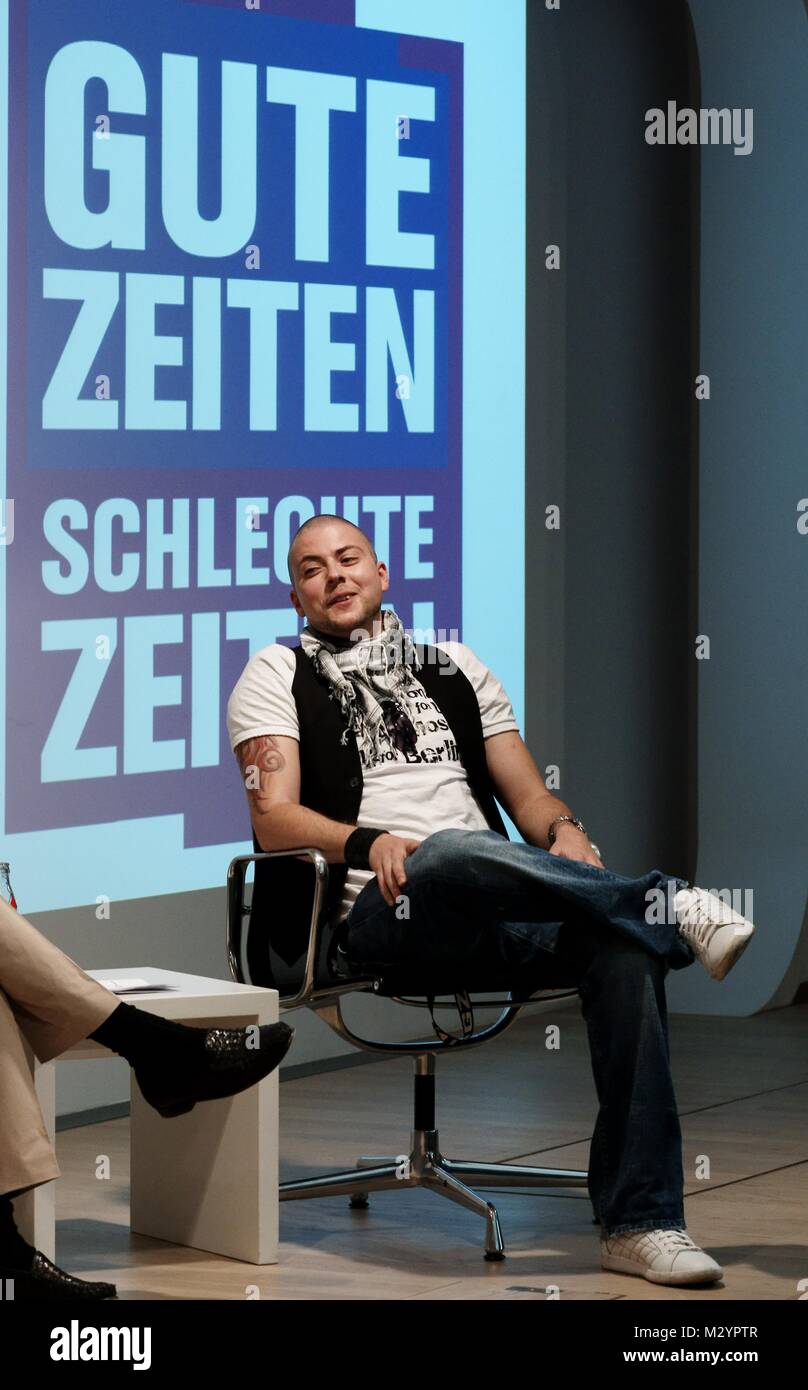 Felix von Jascheroff (John Bachmann) Gute Zeiten Schlechte Zeiten Pressekonferenz zur 4000