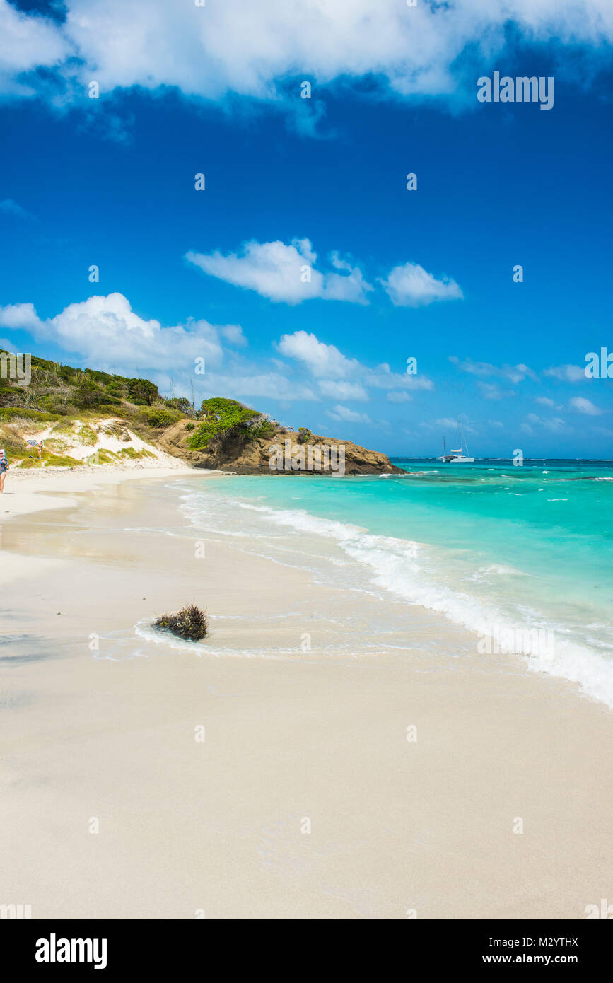 White sand bank in the turquoise waters of the Tobago Cays, St. Vincent and the Grenadines, Caribbean Stock Photo