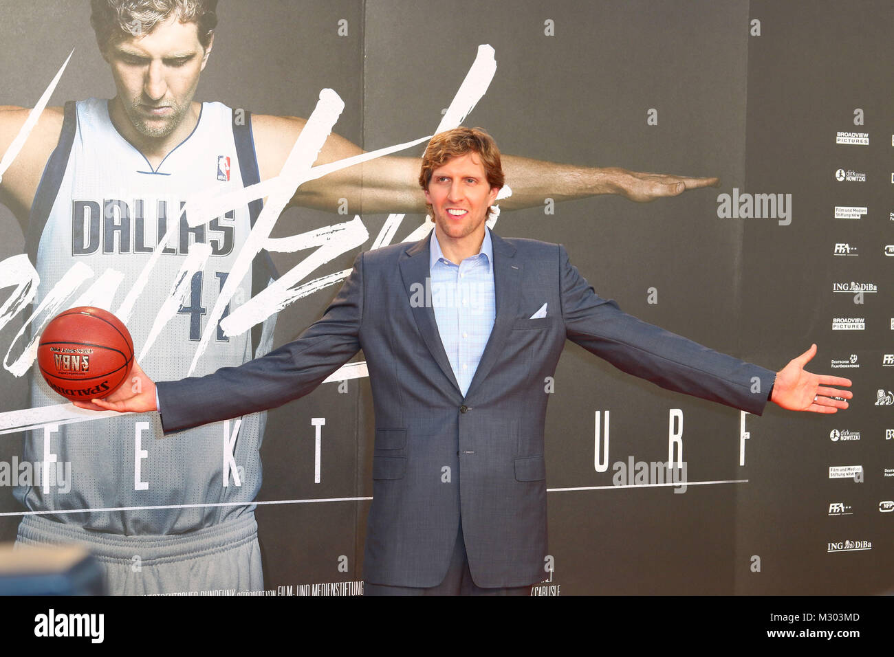 Dirk nowitzki christian wulff dirk hi-res stock photography and images -  Alamy