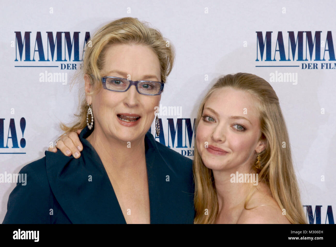 Mary Louise Streep & Amanda Seyfried beim Photo Call  'Mamma Mia -The Movie- im Berliner Hotel Adlon im kleinen Wintergarten Stock Photo