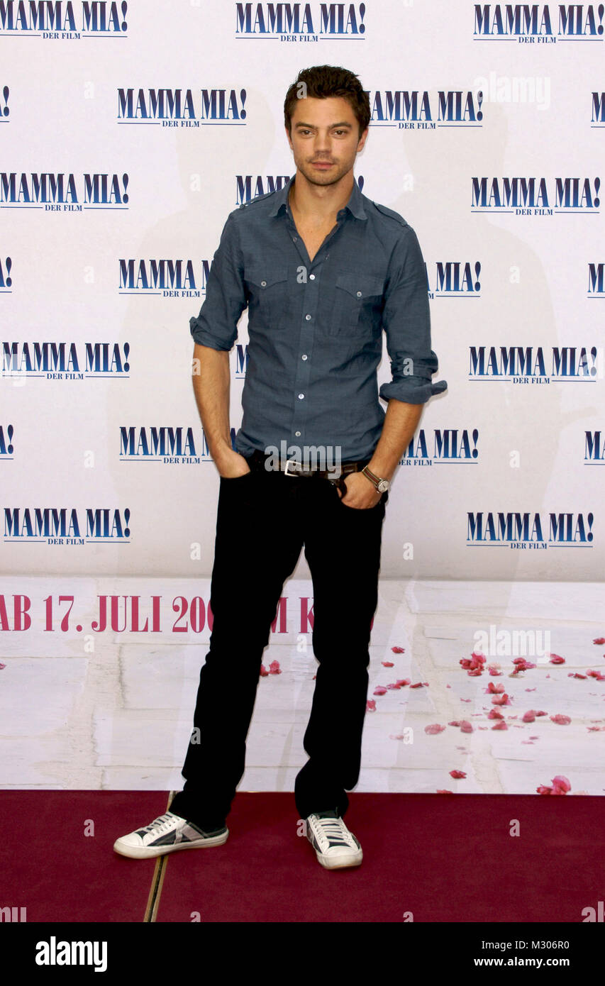 Dominic Cooper beim Photo Call  'Mamma Mia -The Movie- im Berliner Hotel Adlon im kleinen Wintergarten Stock Photo