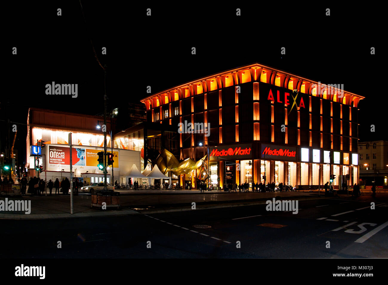 Mediamarkt hi-res stock and images Page 2 - Alamy