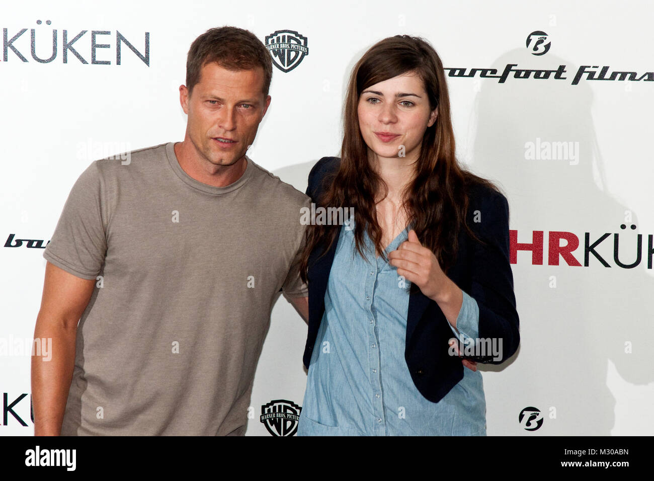 Til Schweiger, Nora Tschirner bei der Pressekonferenz zu "Zweiohrküken"  Fortsetzung der Kinokomödie Keinohrhasen Stock Photo - Alamy