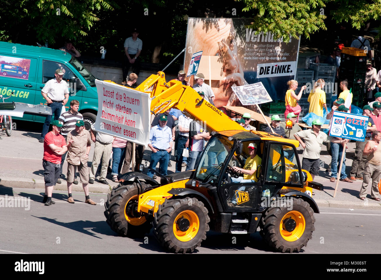 Traktor-Demo der Bauern löst Verkehrschaos aus Stock Photo