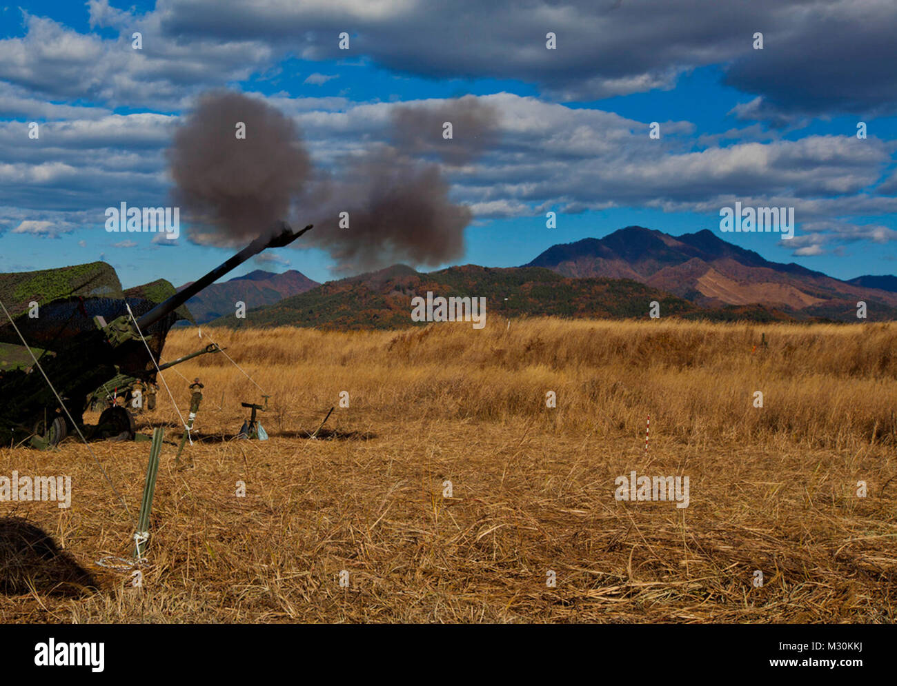 Fire the M777A2 155mm howitzer during Artillery Relocation Training ...