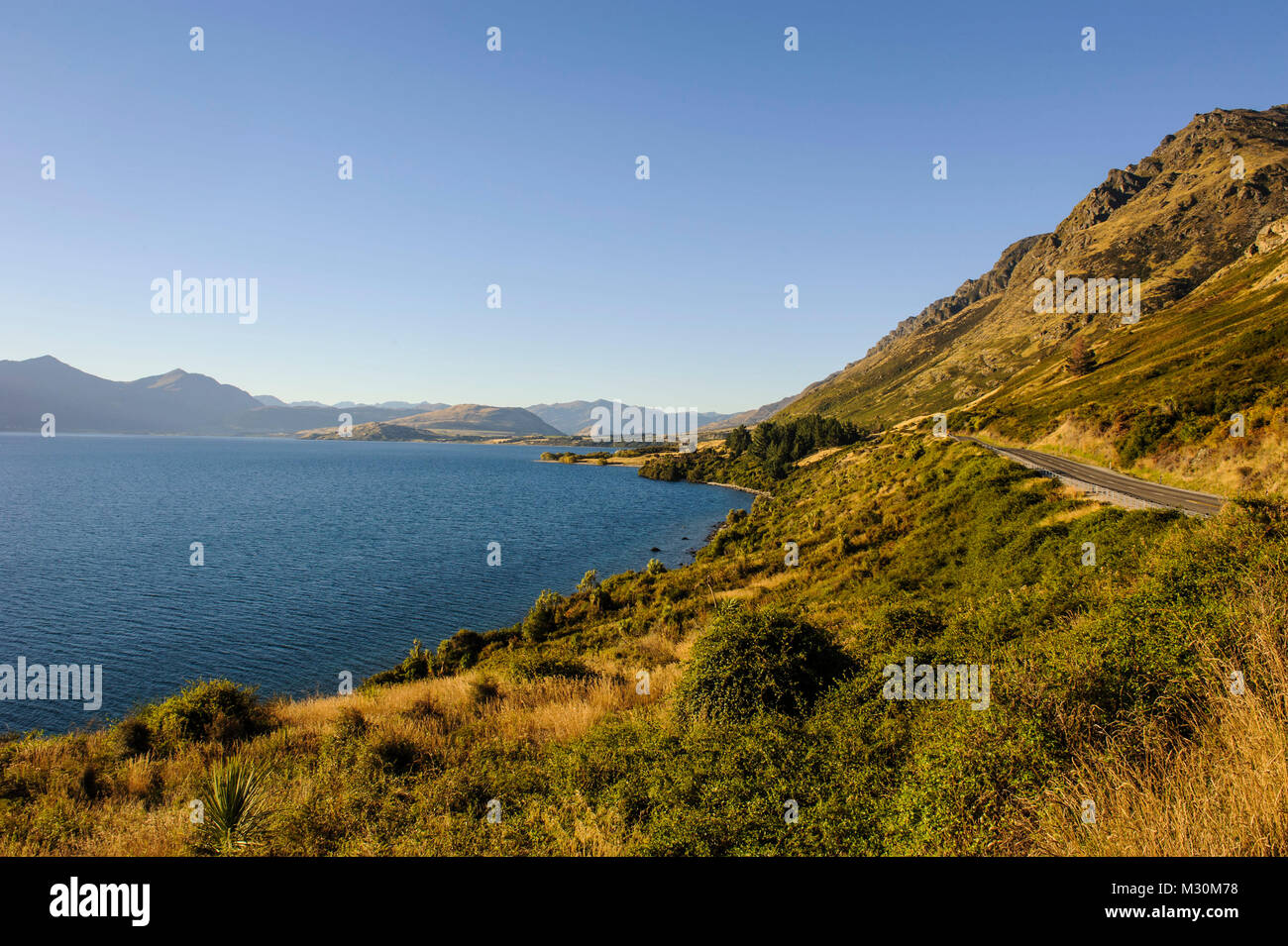 The shores of lake Wakatipu, Queenstown, South Island, New Zealand ...