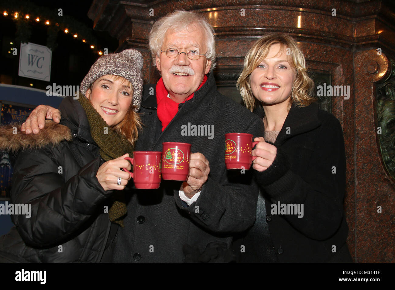 Carlo Von Tiedemann Seine Tochter Und Moderatorin Theresa Von Stock Photo Alamy