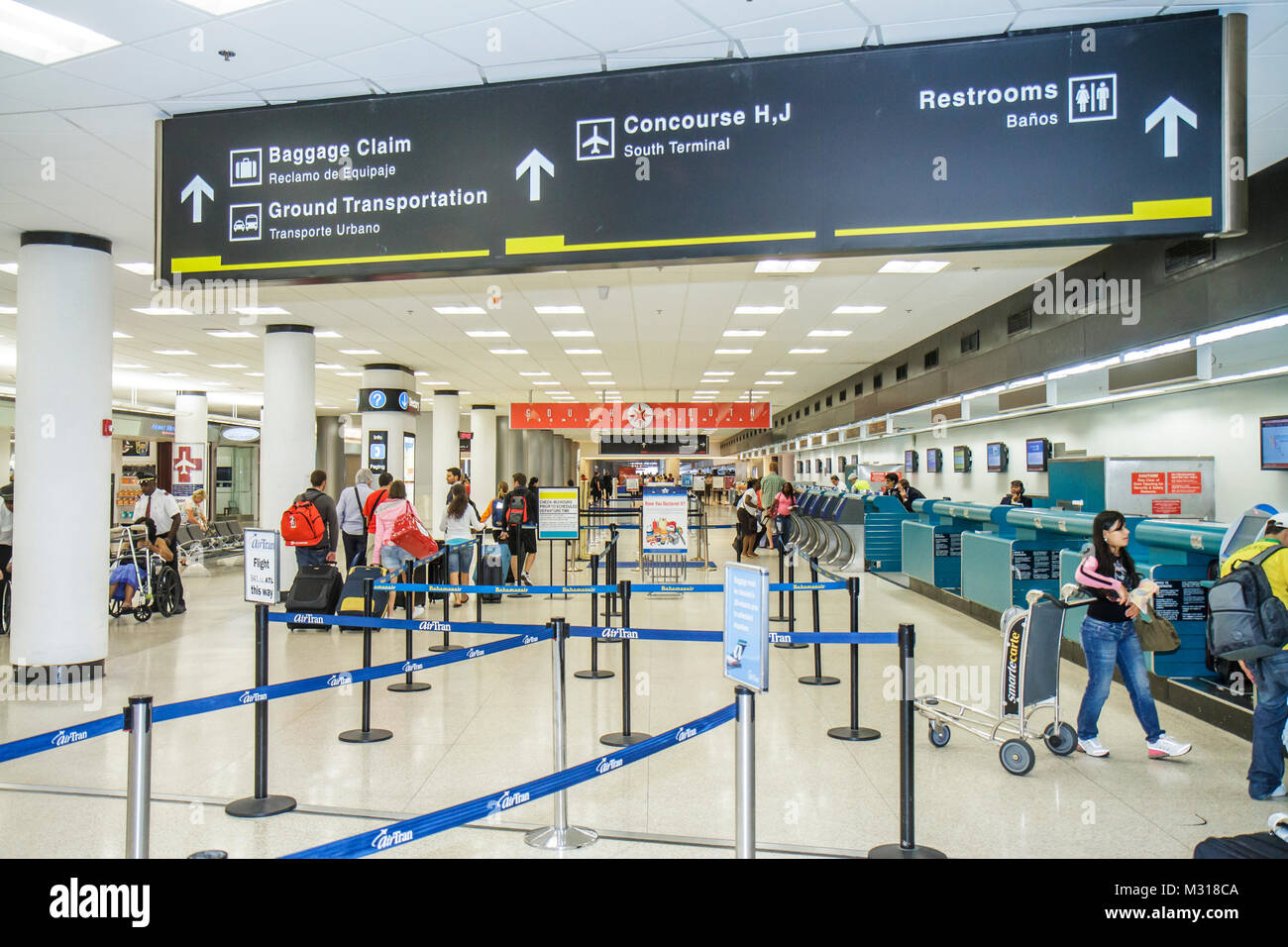 File:Global Entry Kiosk Miami International Airport (8677452049