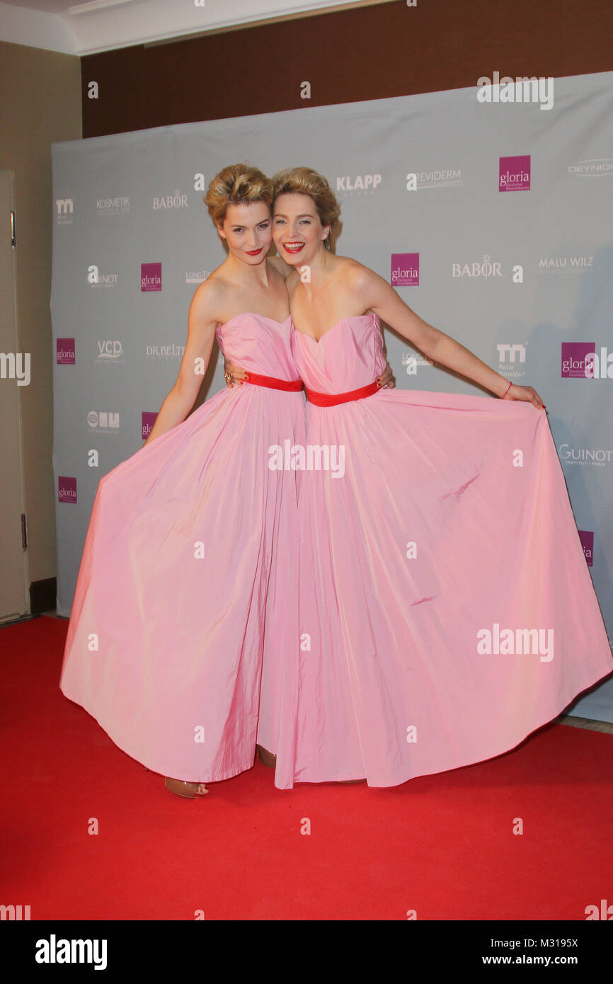 Julia Und Nina Meise Ratiopharm Zwillinge Verleihung Des Gloria Stock Photo Alamy