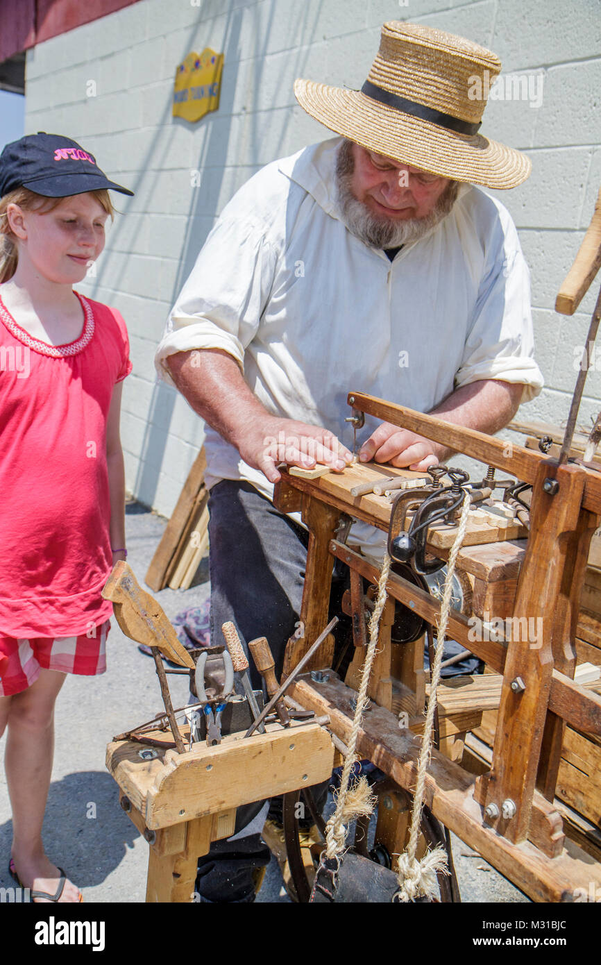 Kutztown Pennsylvania,Kutztown Folk Festival,Pennsylvania Dutch folklife,arts & crafts,vendor vendors,stall stalls booth market buyer buying selling,a Stock Photo