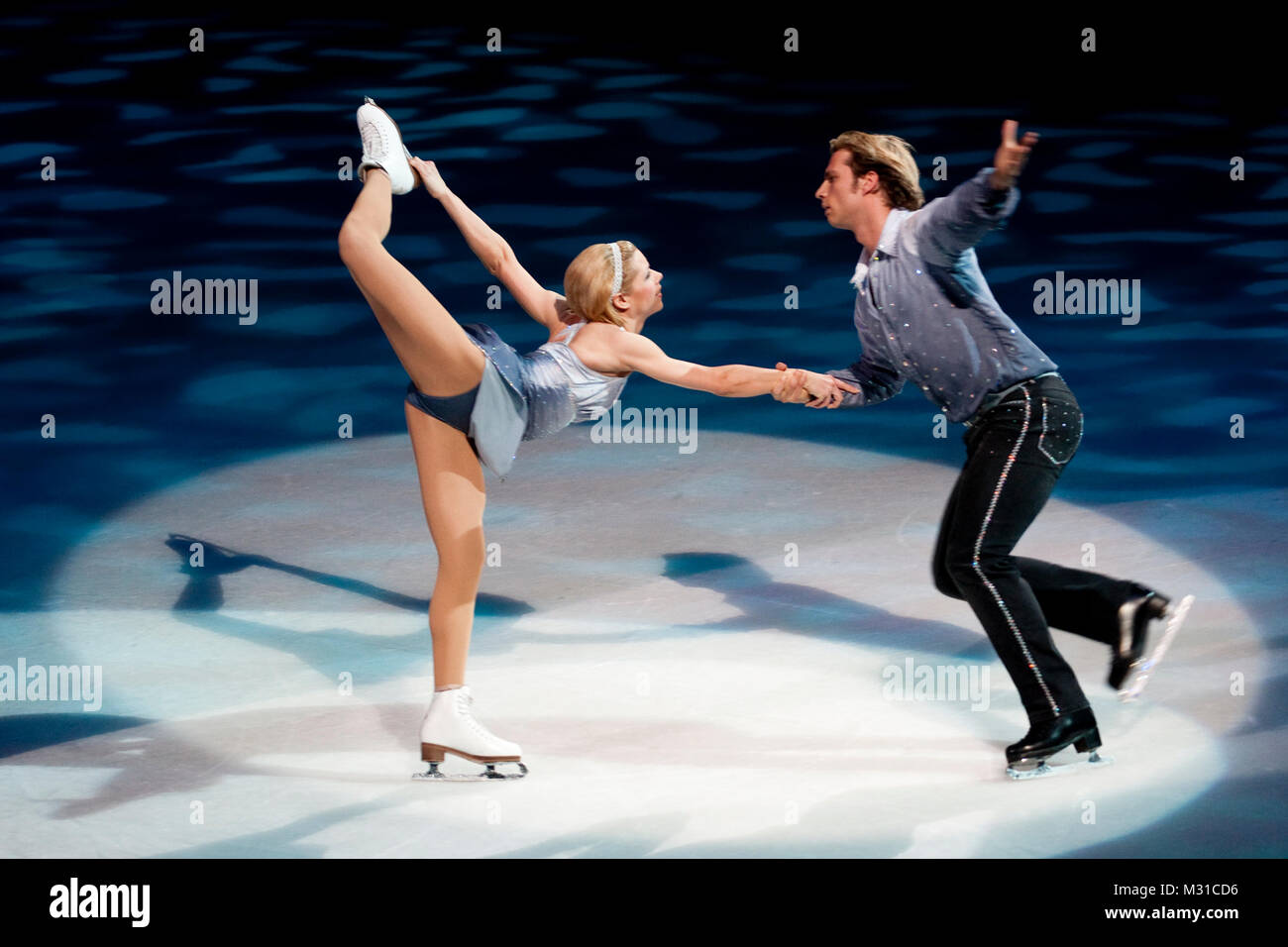 Tanja Szewczenko & Norman Jeschke bei der Galapremiere 'Holiday on Ice - Elements' 2009 Stock Photo