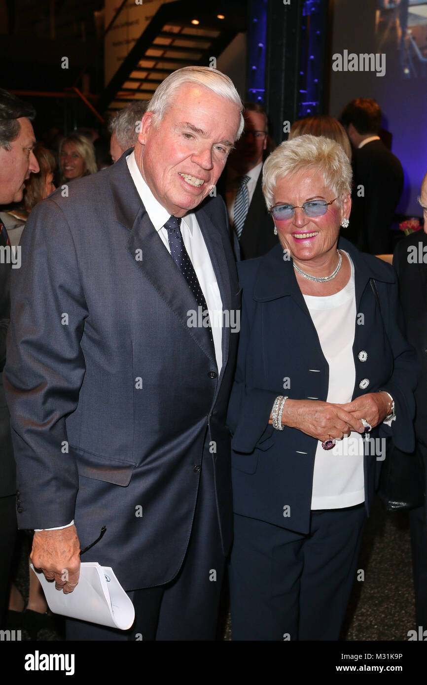 KlausMichael Kuehne (Kuehne und Nagel) mit Ehefrau Christine, Hamburger Hafenempfang 2014 im