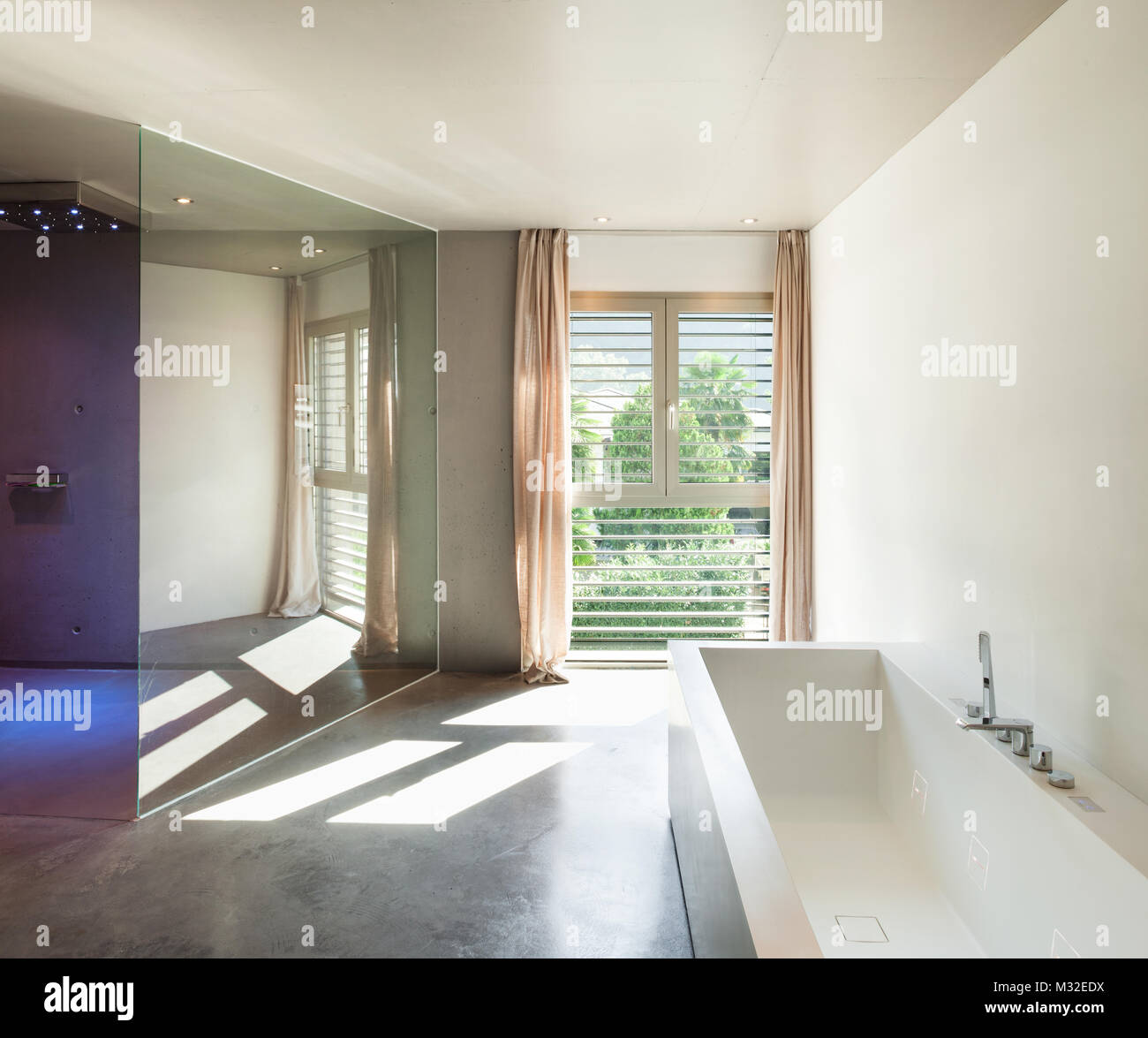 Modern design, interior house, wide bathroom Stock Photo Alamy