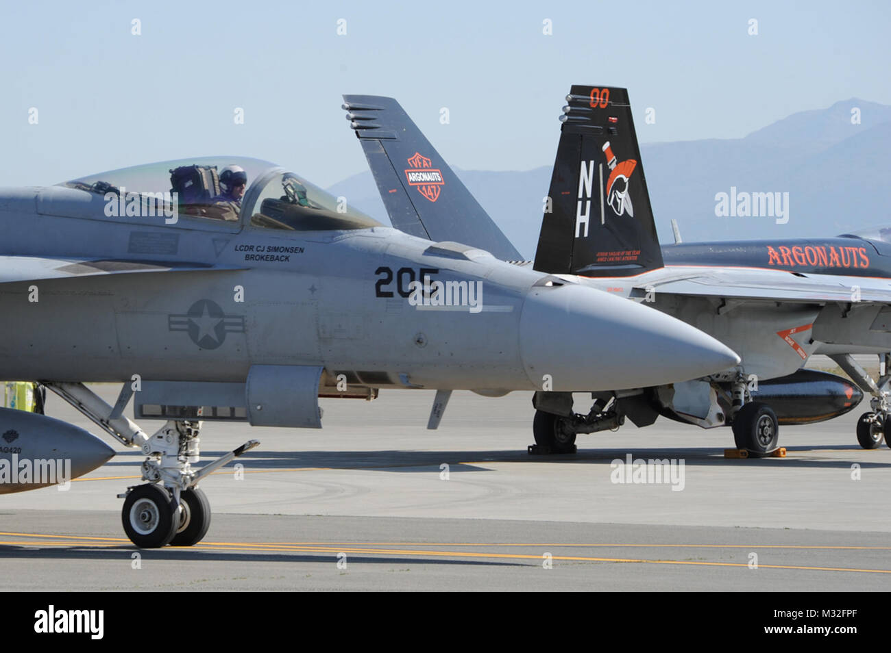 A U.S. Navy F/A-18F Super Hornet from the Strike Fighter Squadron 147, Naval Air Station Lemoore, Calif., returns from a mission during Exercise Northern Edge 15 from Joint Base Elmendorf-Richardson, June 17, 2015. Northern Edge 2015 is Alaska’s premier joint training exercise designed to practice operations, techniques and procedures as well as enhance interoperability among the services. Thousands of participants from all services, from active duty, Reserve and National Guard units, are involved. (U.S. Air Force photo/Staff Sgt. William Banton) Navy F  A-18F Super Hornets Train in Alaska Du Stock Photo