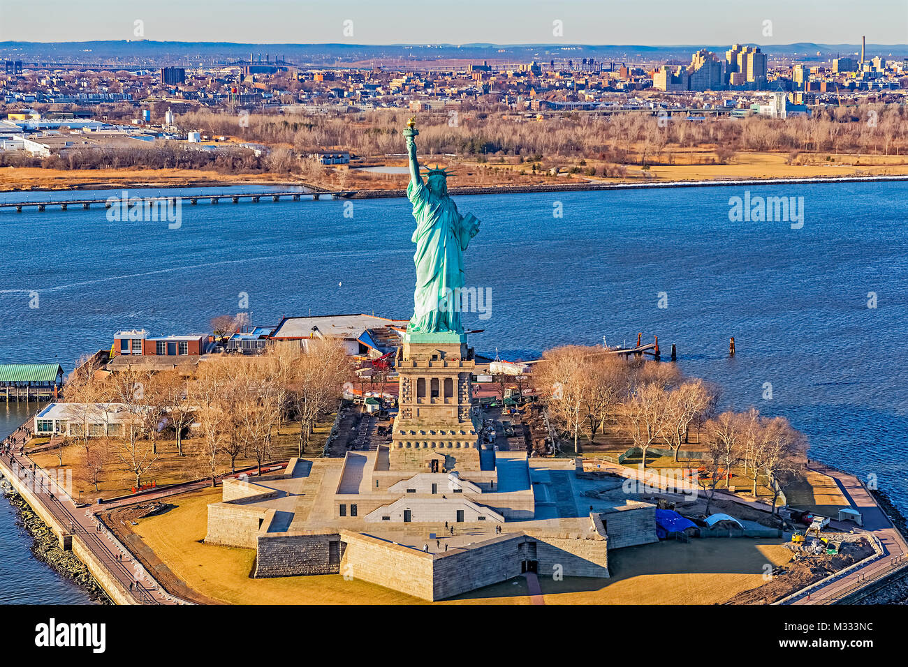 Aerial view of statue of liberty hires stock photography and images