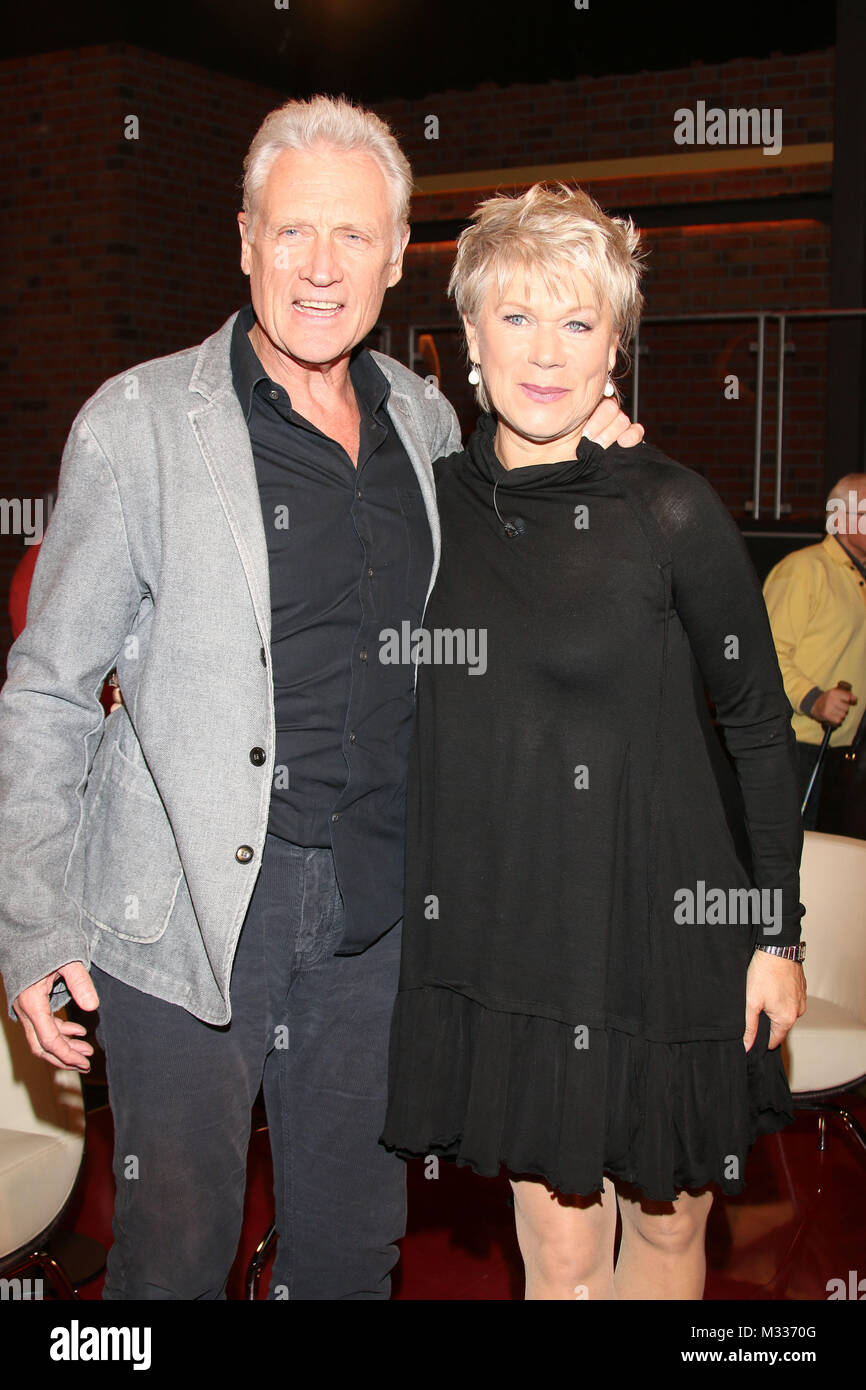 Robert Atzorn Angelika Atzorn Schauspieler Lanz Sendung 1 Vom 05 03 2014 Ausstrahlung Am Donnerstag Hamburg 05 03 2014 Stock Photo Alamy
