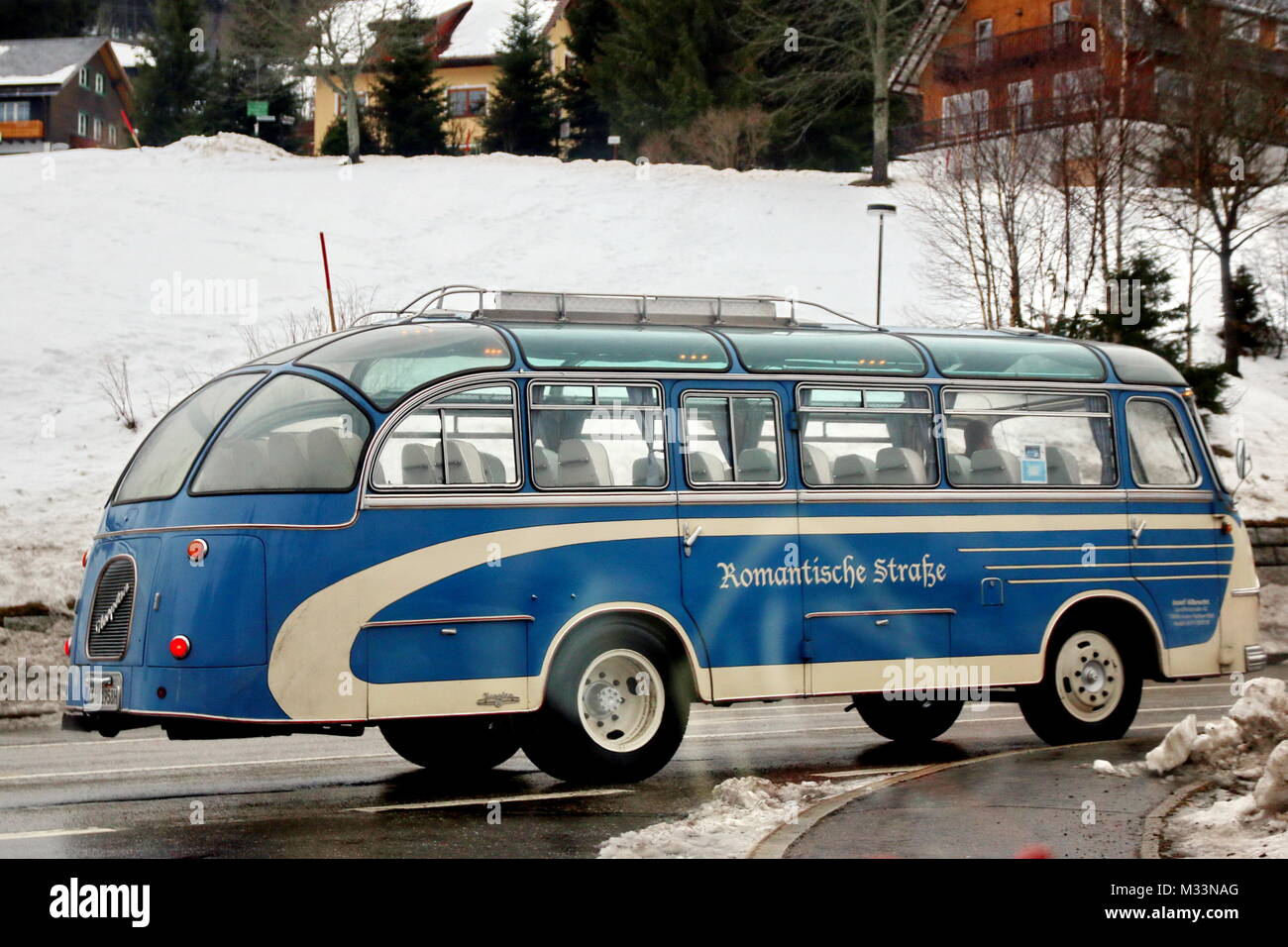 Historischer Reisebus 'Romantische Straße' bei Feldberg-Bärental Stock Photo