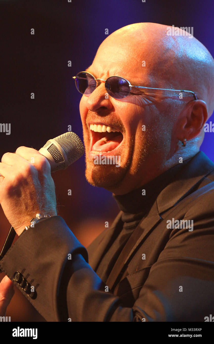 Franco Leon (Robin Gibb - Bee Gees Coverband), Kulthits - Die Show der 70er und 80er (MDR), Dresden, 03.04.2014 Stock Photo