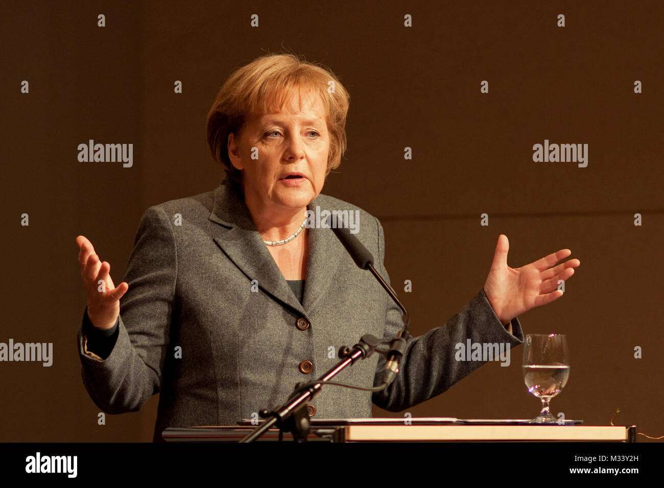 Bundeskanzlerin Dr. Angela Merkel beim Podiumsgespräch anlässlich des