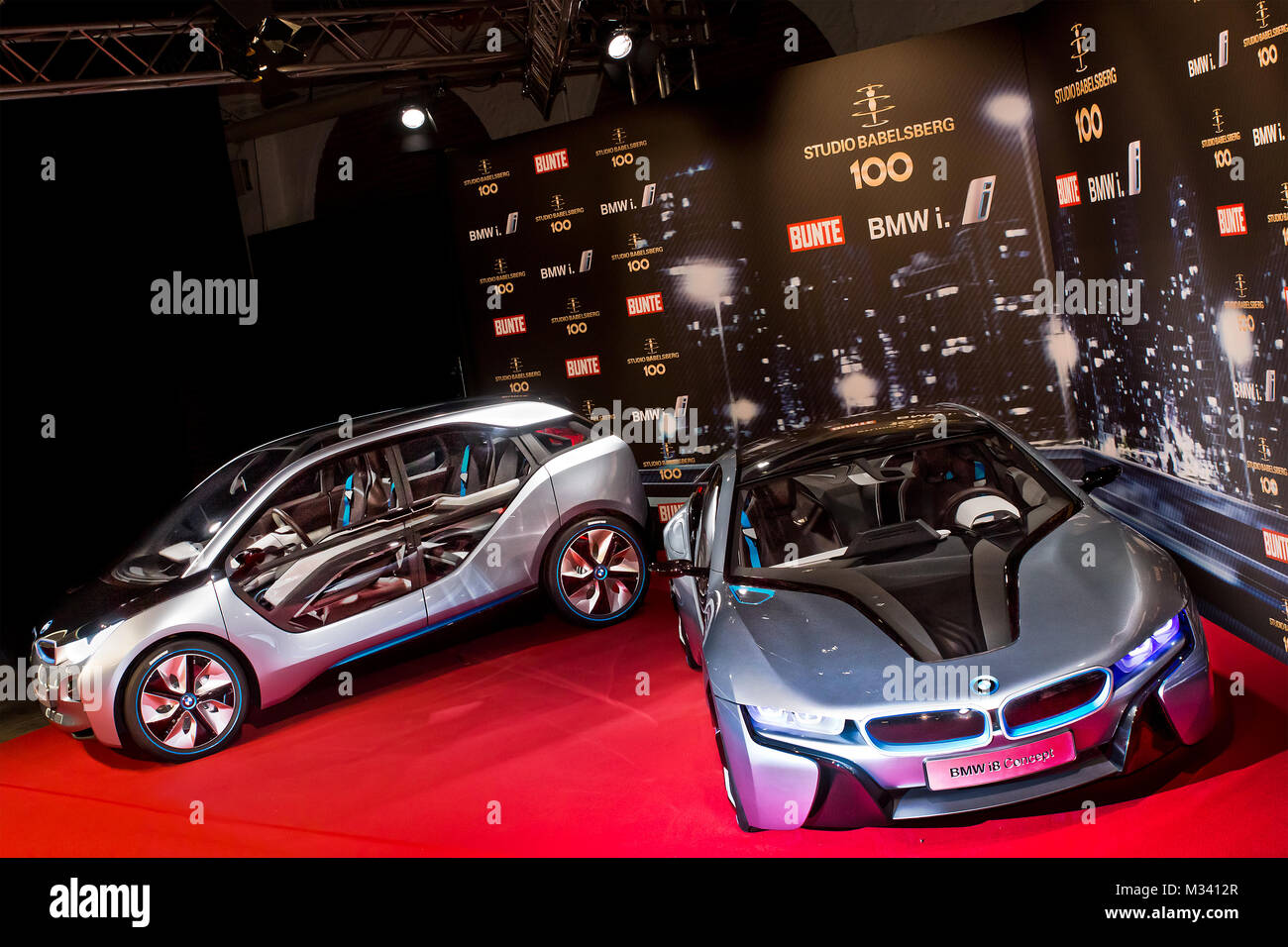 Die ausgestellten BMW i8 Conzept Autos  auf dem roten Teppich bei der 100 Jahre Studio Babelsberg-The Party in der Luckenwalder Straße 4-6 in Berlin. Stock Photo