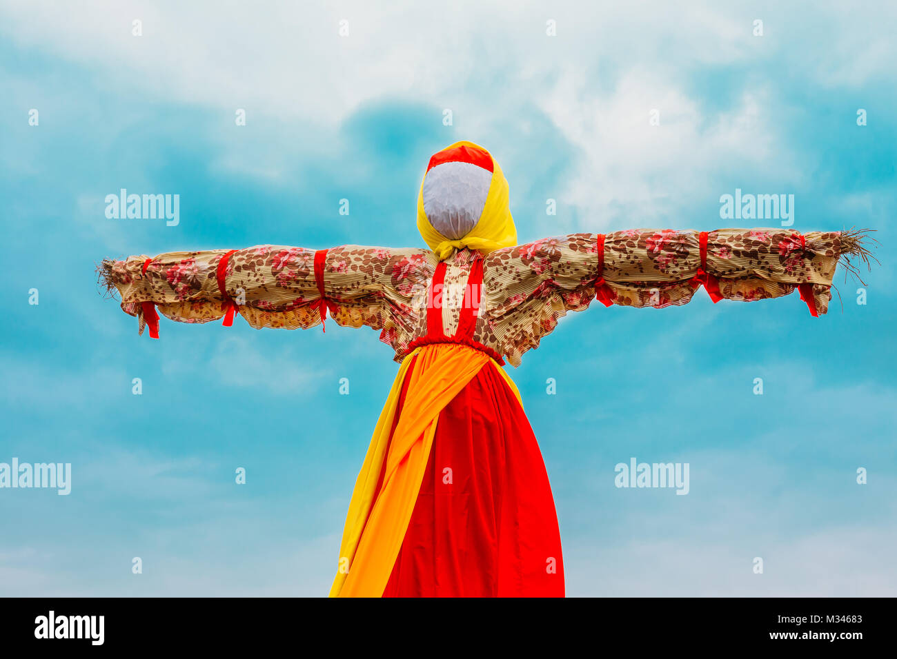 Close-Up Straw Effigy Of Dummy Of Maslenitsa, Symbol Of Winter And Death In Slavic Mythology, Pagan Tradition. The Eastern Slavic Religious, Folk Holi Stock Photo