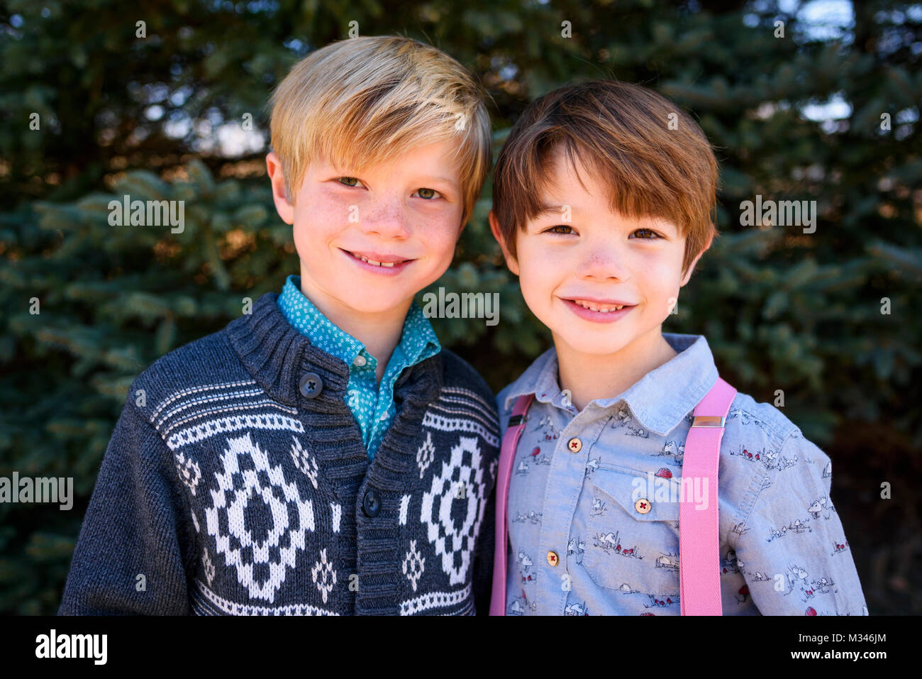 Portrait of two smiling boys Stock Photo - Alamy