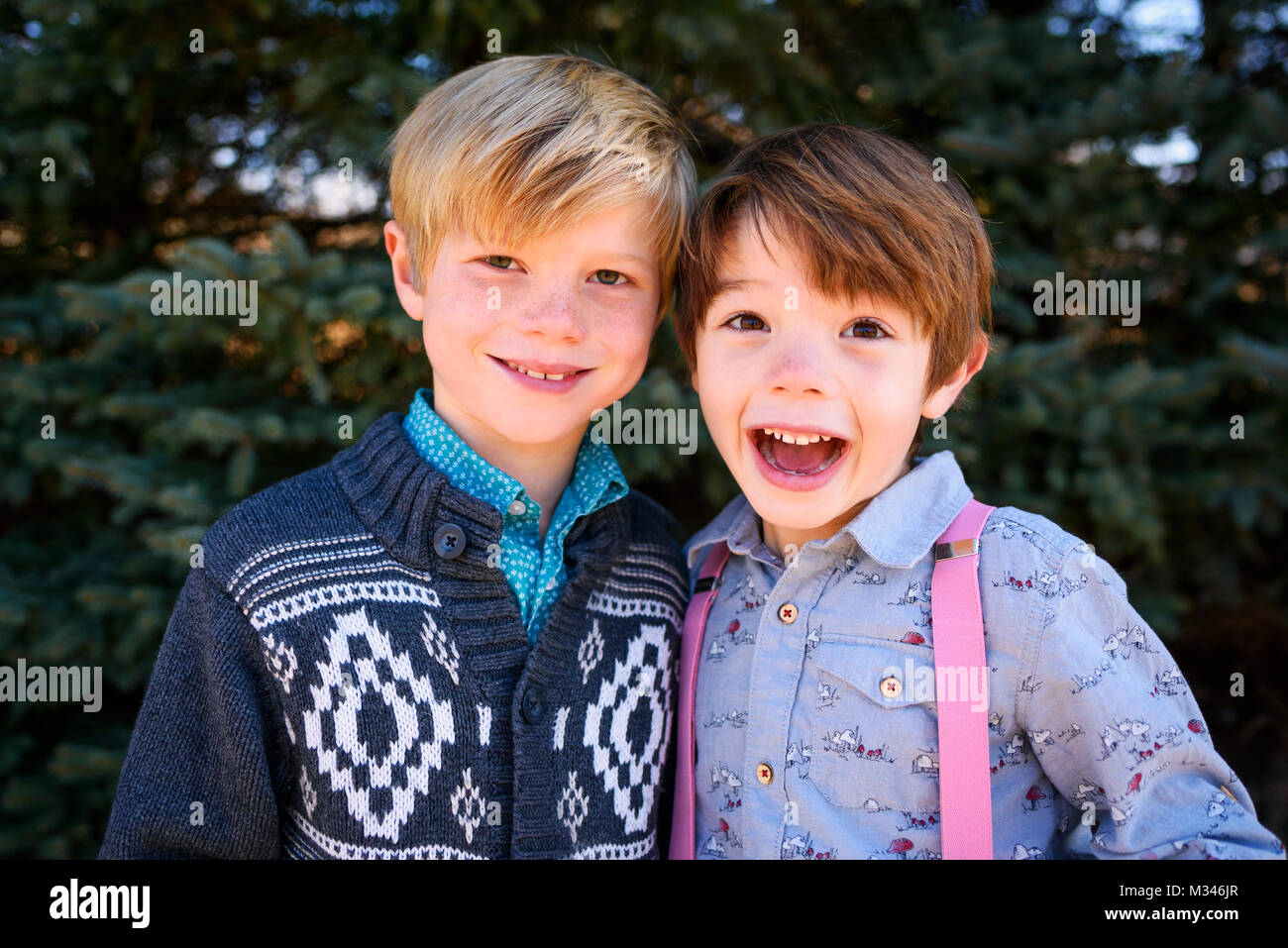 Portrait of two boys laughing Stock Photo - Alamy