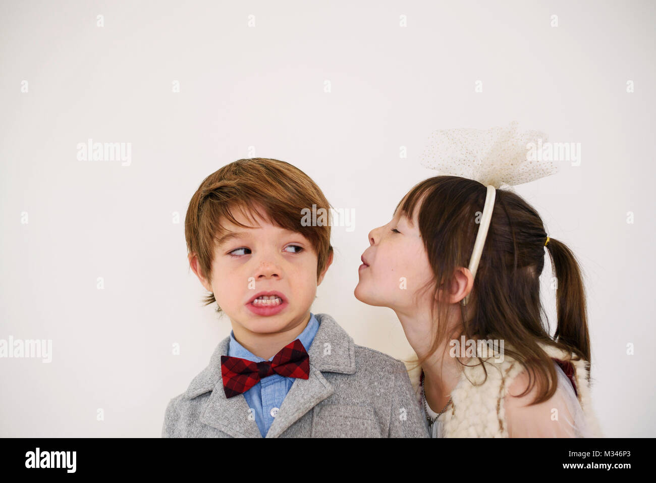 Girls kissing girls hi-res stock photography and images - Alamy