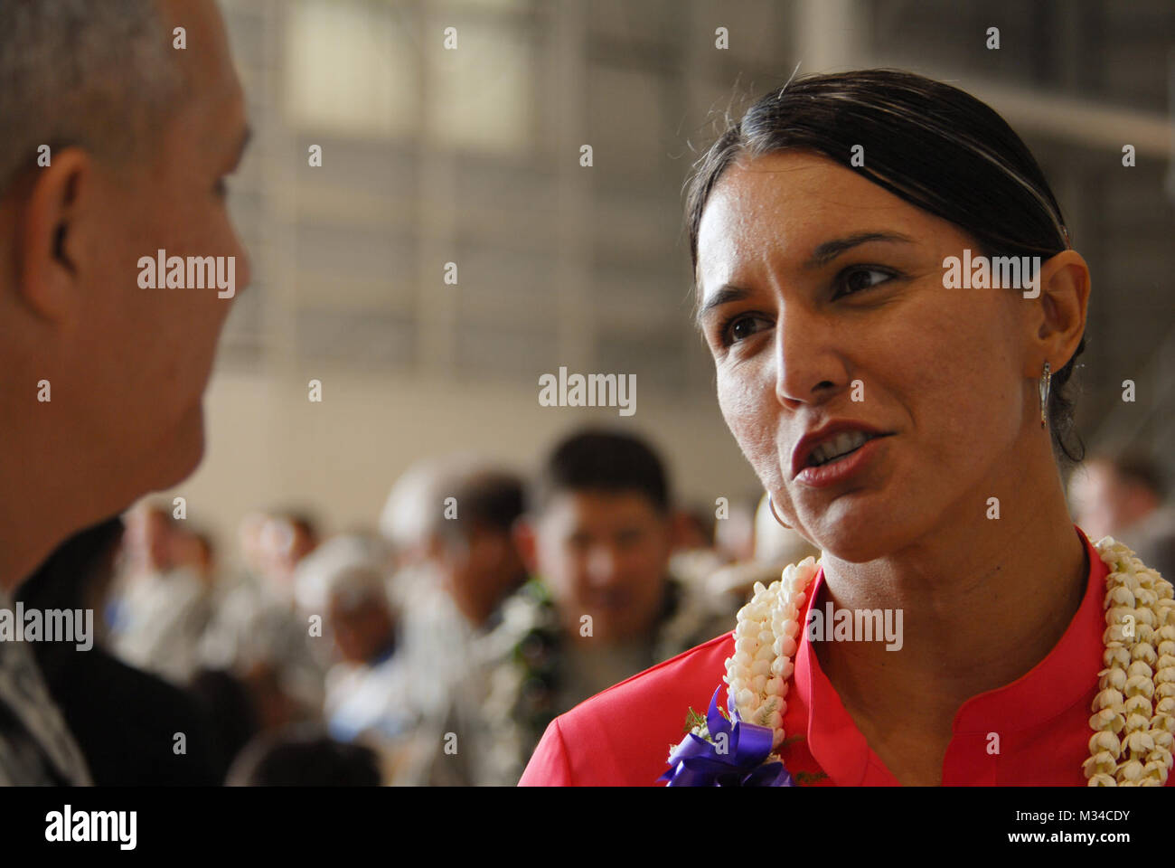 Hawaii Congresswoman Tulsi Gabbard Speaks With Airmen From The Hawaii ...