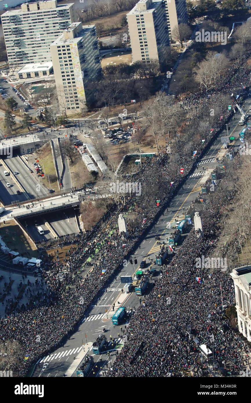 Philadelphia eagles super bowl parade hi-res stock photography and ...