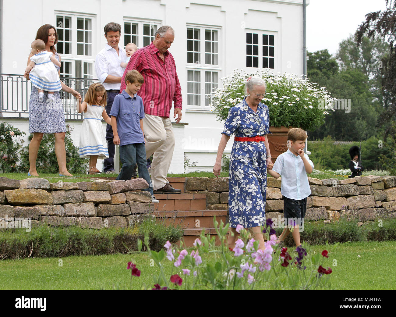 Grasten, Denmark. 1st Aug, 2011. The Danish Royal Family members Crown Prince Frederik (4th L) with son Prince Vincent, Crown Princess Mary (2nd L) with daughters Josephine and Isabella (3rd L), Queen Margrethe (2nd R) with Prince Christian (R) and Prince Consort Henrik with Prince Felix pose during the annual photo session at Graasten Palace in Grasten, Denmark, 1 August 2011. Credit: Albert Nieboer | usage worldwide/dpa/Alamy Live News Stock Photo
