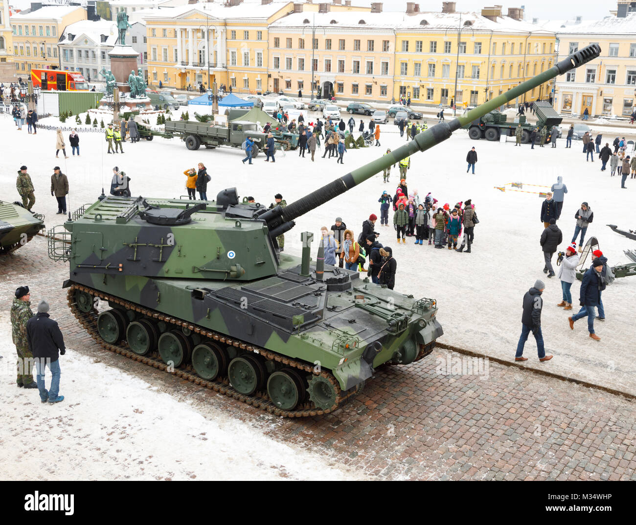 Helsinki, Finland. 8th Feb, 2018. To commemorate the 100 years history of artillery in independent Finland, a public event was arranged at the Senate Square of Helsinki on 9 February 2018. There was a display of present-day equipment, including the K9 Thunder self-propelled howitzer, made in the Republic of Korea. Credit: Hannu Mononen/Alamy Live News Stock Photo