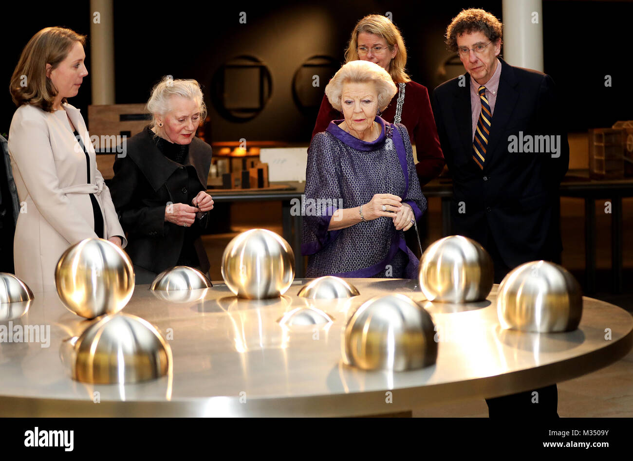 The Hague, Netherlands. 09th Feb, 2018. Princess Beatrix of The Netherlands at Museum Beelden aan Zee in The Hague, on February 09, 2018, to open and visit the exhibition Utopia by André Volten Credit: Albert Nieboer/Netherlands OUT/Point De Vue Out - NO WIRE SERVICE · Credit: Albert Nieboer/RoyalPress/dpa/Alamy Live News Stock Photo