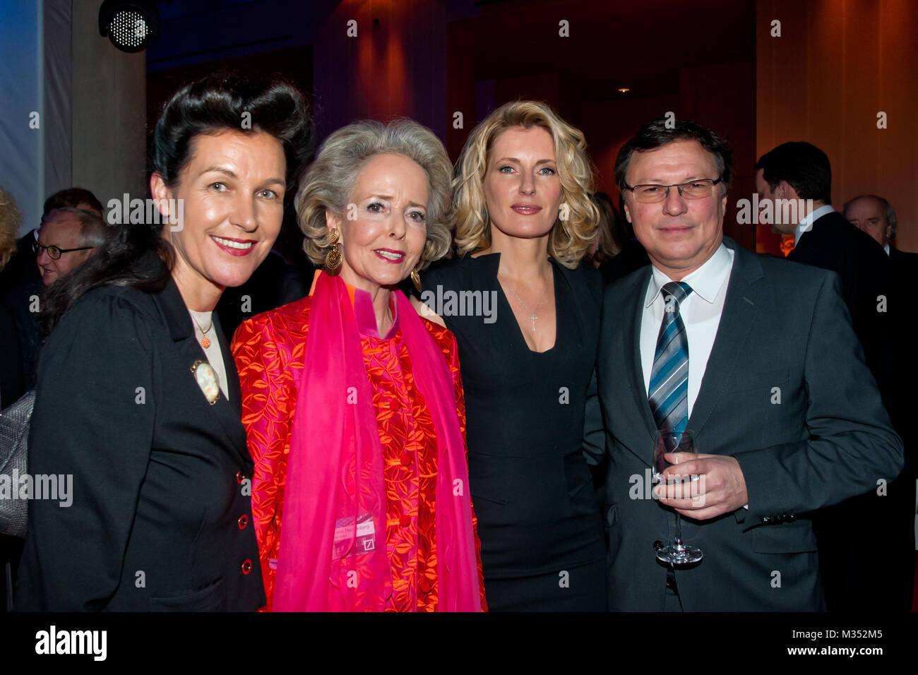 Isa von Hardenberg (PR- und Event-Profi),Maria Furtwängler beim Neujahrsempfang 2012 der Süddeutschen Zeitung in der DZ Bank am Pariser Platz 3 in Berlin. Stock Photo