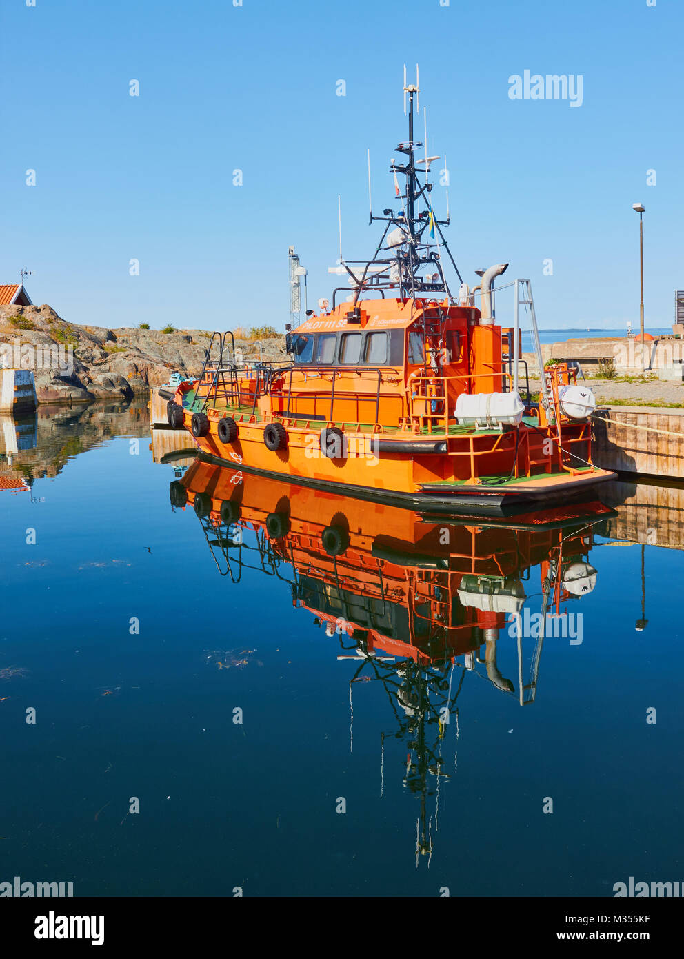 Maritime pilot boat hi-res stock photography and images - Alamy
