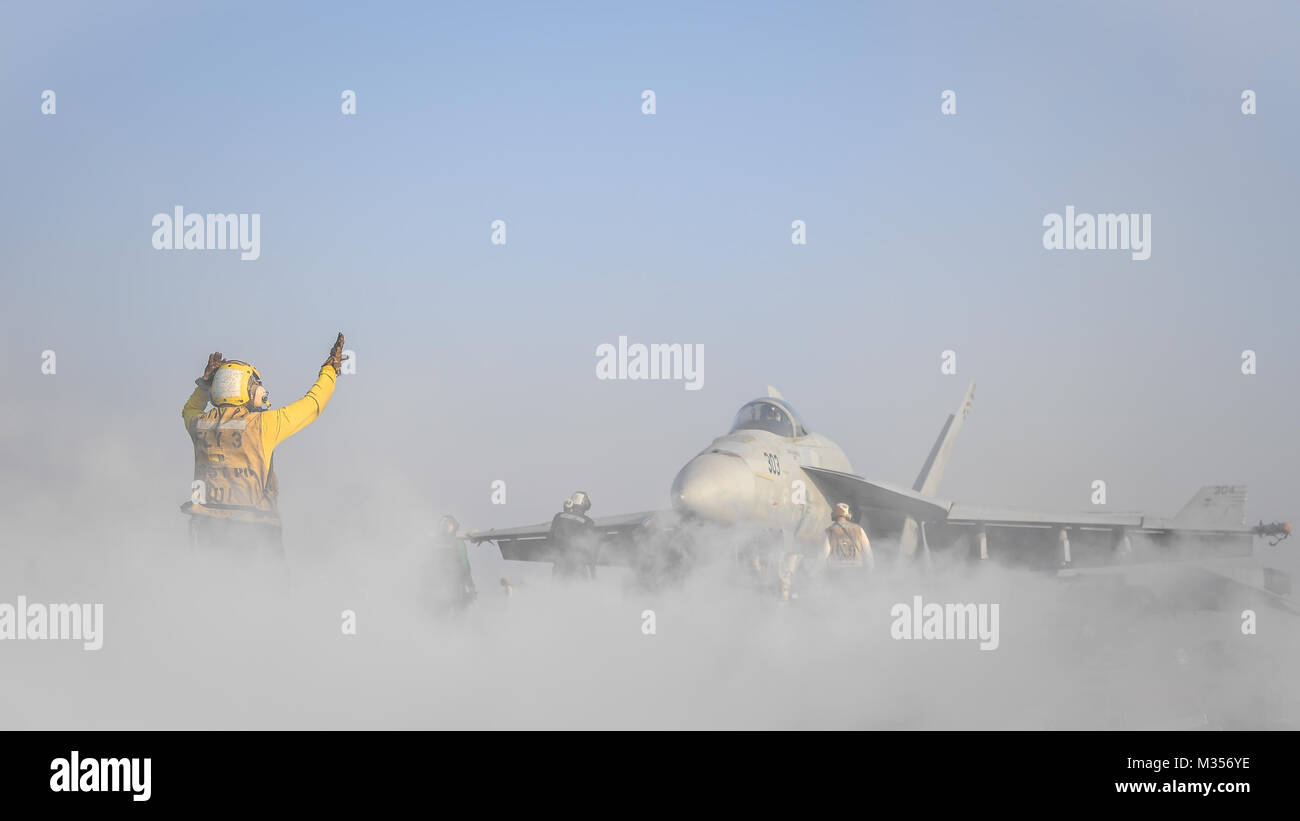 Strike fighter attack squadron 113 hi-res stock photography and images ...