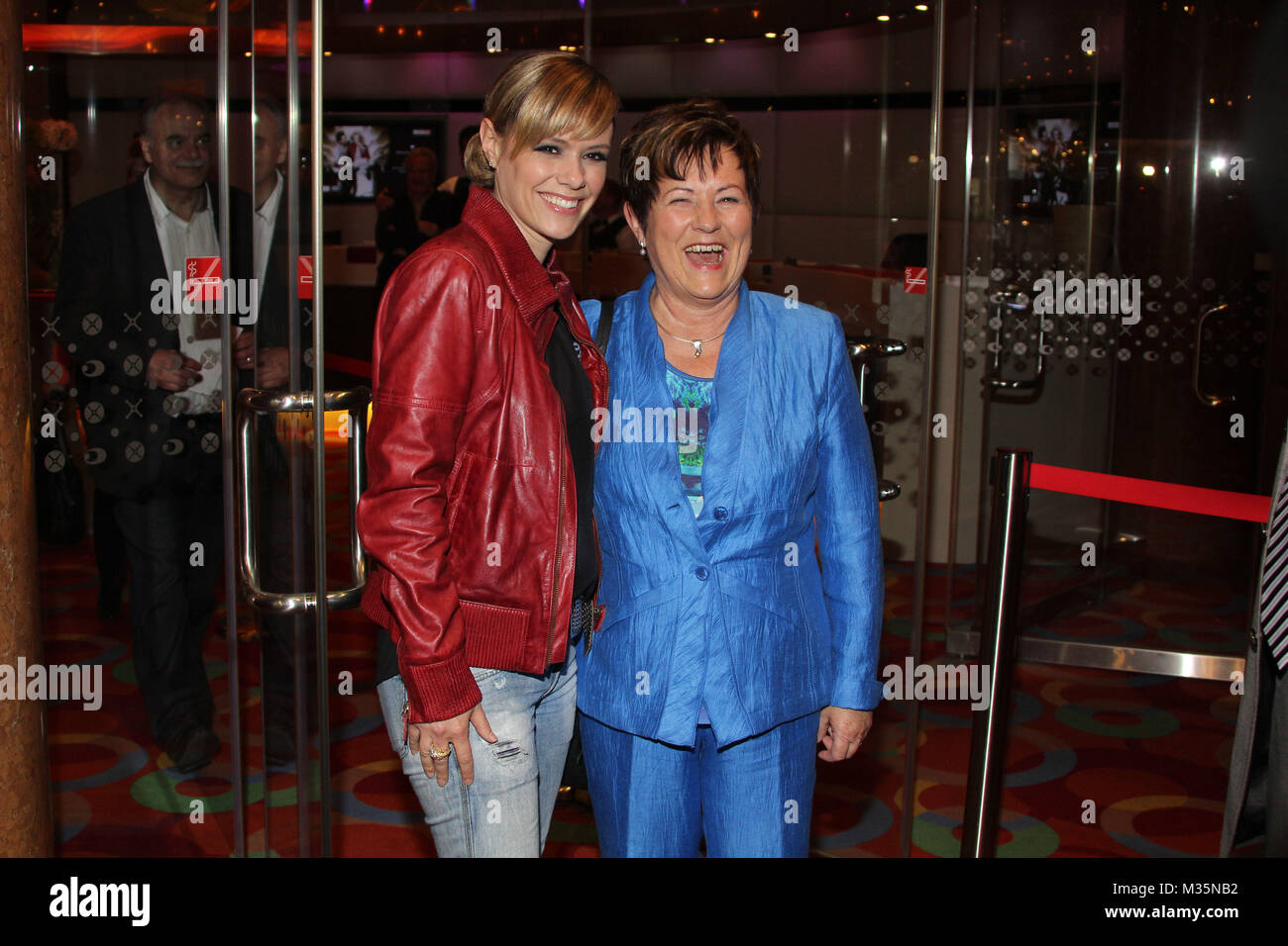 Francine Jordi & Mutter, Willkommen bei Carmen Nebel, Klagenfurt, 11.05