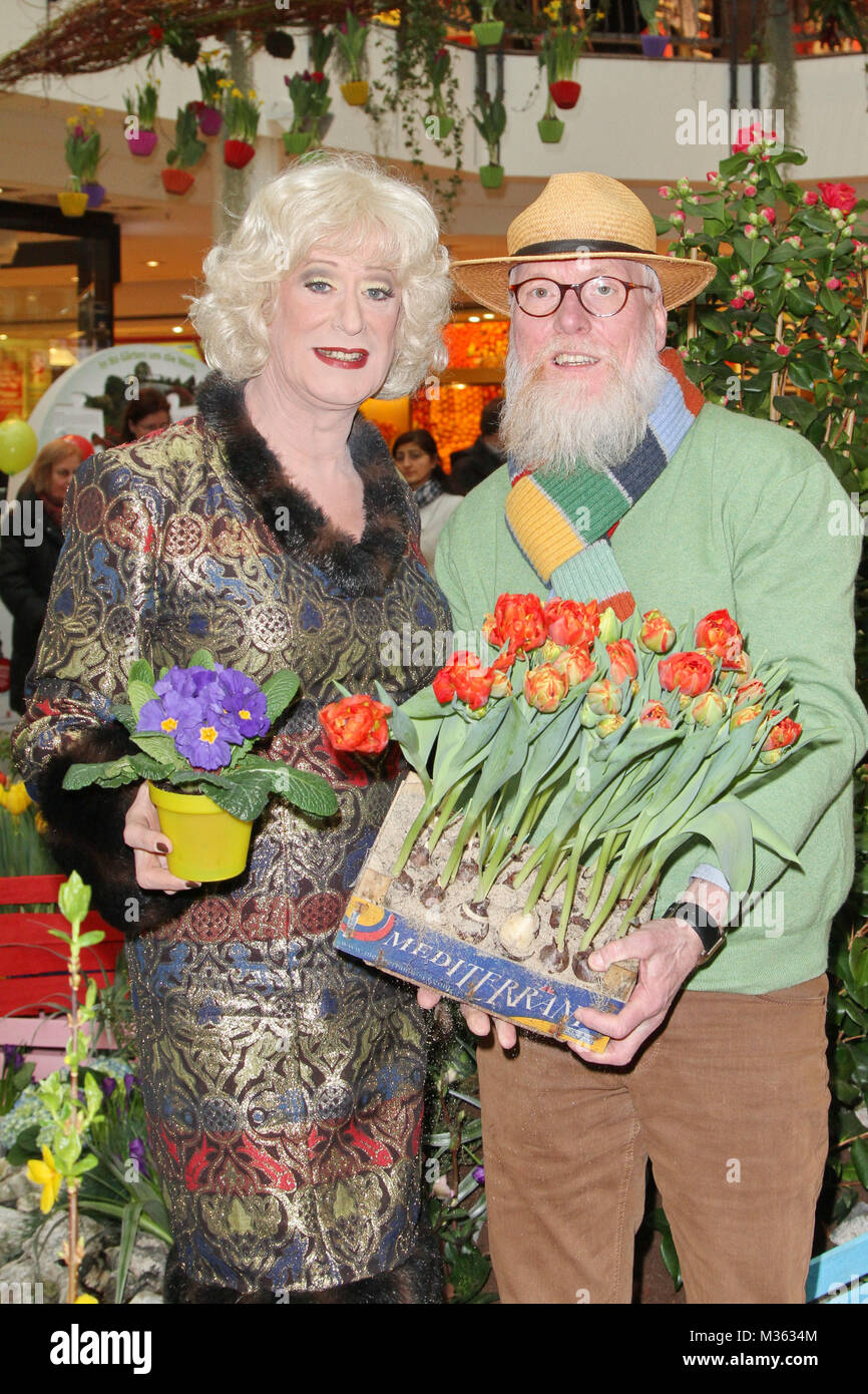 Lilo Wanders und igsGartenexperte John Langley (u.a. NDR), 66 Tage vor