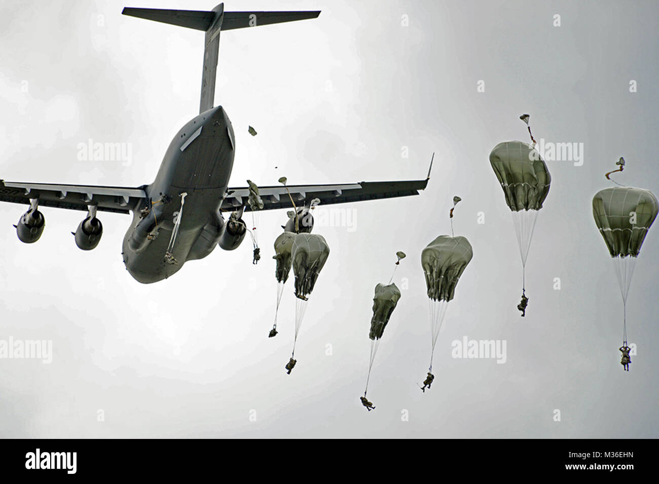 Paratroopers assigned to the 4th Infantry Brigade Combat Team (Airborne ...