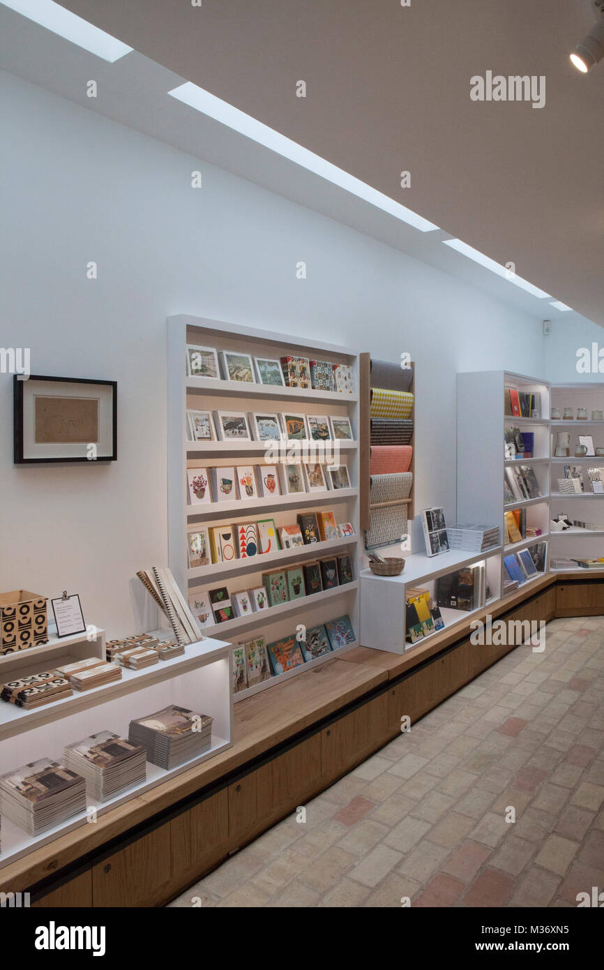 Kettle's Yard, Cambridge, reopens to the public with a newlybuilt