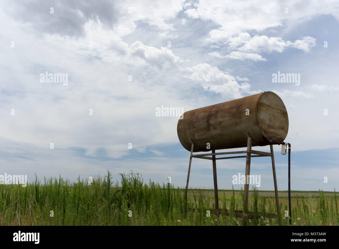 Rusty water tank hires stock photography and images Alamy