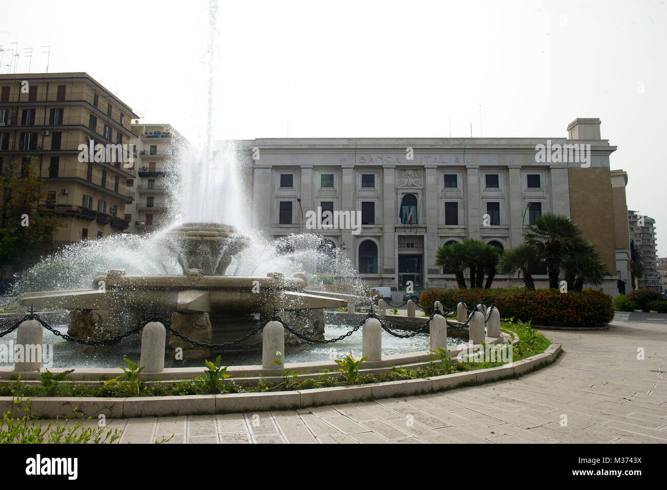 Italy. Europa. Apulia, Taranto. Rosa dei Venti fountain, Ebalia square,  Banca d'Italia Palace Stock Photo - Alamy