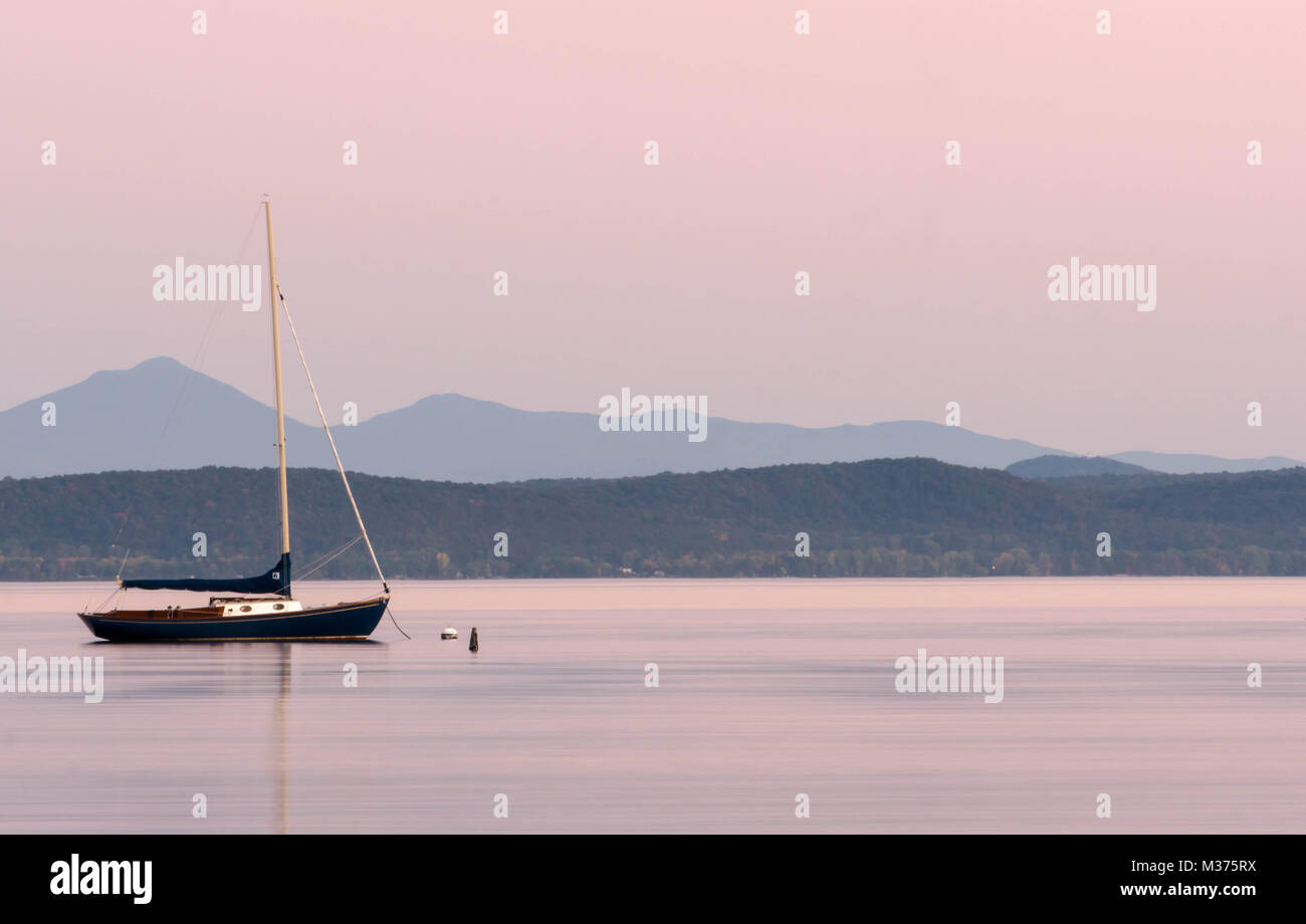 Lake Champlain Vermont Stock Photos &amp; Lake Champlain ...